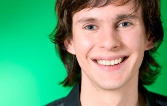 "Eine Gesellschaft ohne ehrenamtliches Engagement kann ich mir nur schwer vorstellen. Ich habe mich nach meinem Abitur vielfach ehrenamtlich engagiert. Sei es im Fußballverein oder politisch in der JugendBVV Marzahn- Hellersdorf. Noch heute engagiere ich mich beispielsweise im Rahmen der lokalen Agenda 21 in Berlin oder im Netzwerk Grundeinkommen. Ich wünsche mir, dass ehrenamtliches und freiwilliges Engagement in unserer Gesellschaft noch besser anerkannt wird. Mit der Ehrenamtspreisverleihung der Bezirksverordnetenversammlung in Marzahn-Hellersdorf oder auch der dortigen Freiwilligen-Agentur gibt es in meinen Bezirk gute Beispiele." Inhalt / Sitemap